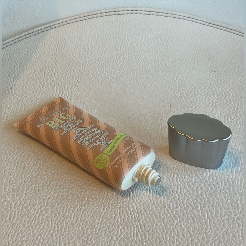 * Discontinued* Benefit Bigger than BB - multi balancing complexion perfector - Picture 4 of 11